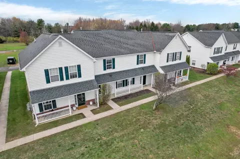 707 Pondview Dr #36, Grove City, OH 43123