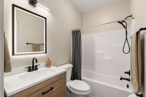Bath - 1327 S Trimble Rd, Mansfield, OH 44907 photo 5 of 6