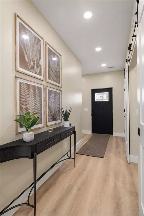 Entry Way - 1327 S Trimble Rd, Mansfield, OH 44907 photo 1 of 2