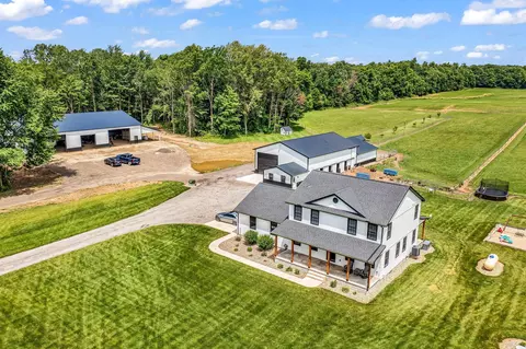 6445 Sycamore Rd, Centerburg, OH 43011