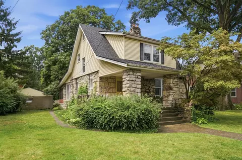 1753 W First Ave, Grandview, OH 43212
