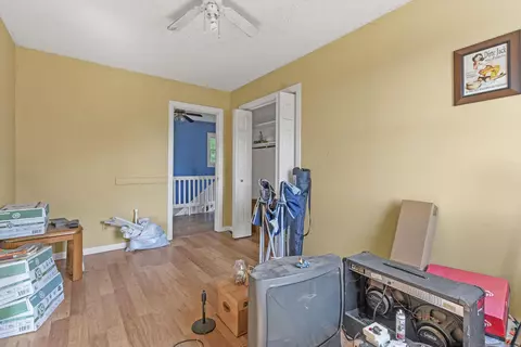 Bedroom - 3158 Eckert Rd SE, Lancaster, OH 43130 photo 2 of 3