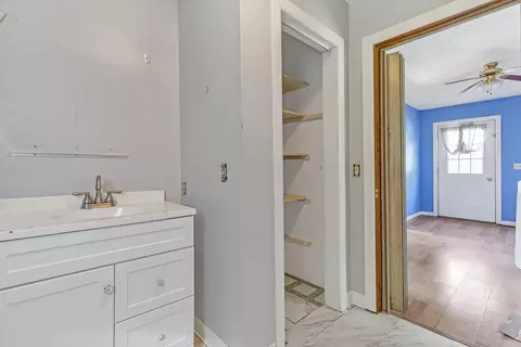 Bath - 3158 Eckert Rd SE, Lancaster, OH 43130 photo 3 of 4