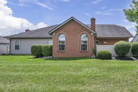 2227 Ravine Woods Dr, Grove City, OH 43123