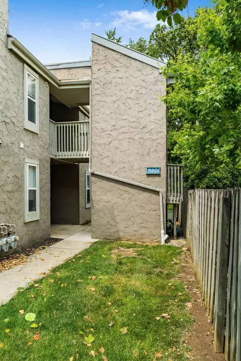 915 Quay Ave #915H, Grandview Heights, OH 43212