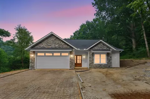 706 Berry Rd, Howard, OH 43028
