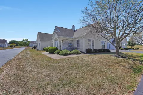Exterior - 1235 Dunhurst St, Circleville, OH 43113 photo 5 of 5