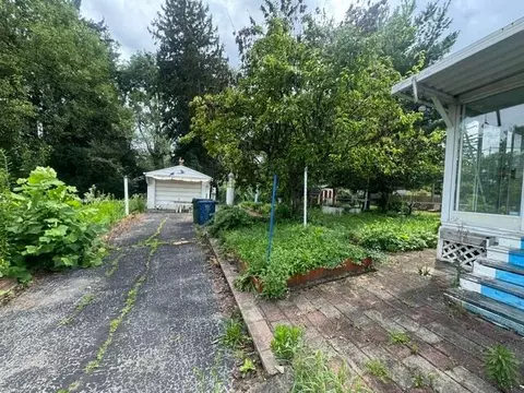 Exterior - 1775 E Cooke Rd, Columbus, OH 43224 photo 1 of 3