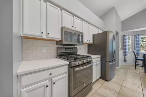 Kitchen - 5510 Taywell Ct, Springfield, OH 45503 photo 3 of 5