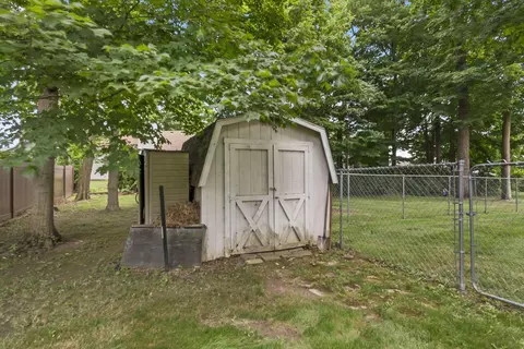 Exterior - 5510 Taywell Ct, Springfield, OH 45503 photo 7 of 10