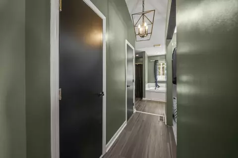 Entry Way - 5510 Taywell Ct, Springfield, OH 45503 photo 9 of 10