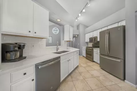 Kitchen - 5510 Taywell Ct, Springfield, OH 45503 photo 1 of 5