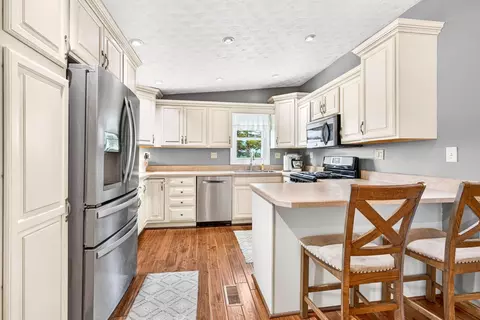 Kitchen - 9110 Four Mile Rd, Jackson, OH 45640 photo 1 of 3