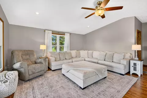 Living - 9110 Four Mile Rd, Jackson, OH 45640 photo 2 of 2