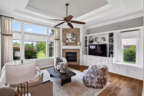 Living - 5521 Oak View Dr, Maineville, OH 45039 photo 1 of 2