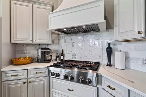 Kitchen - 5521 Oak View Dr, Maineville, OH 45039 photo 2 of 5