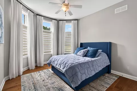 Bedroom - 5521 Oak View Dr, Maineville, OH 45039 photo 3 of 5