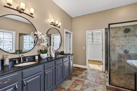 Bath - 5521 Oak View Dr, Maineville, OH 45039 photo 1 of 4