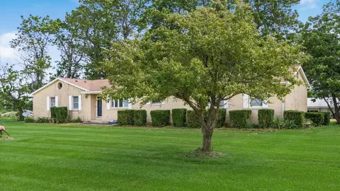 2090 N Sulphur Springs Rd, West Alexandria, OH 45381