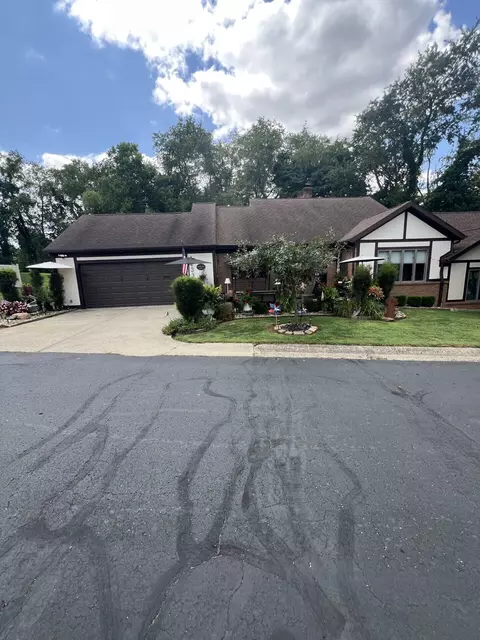 1433 Amesbury Ln, Newark, OH 43055