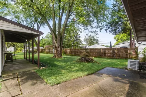 Exterior - 4595 Annhurst Rd, Columbus, OH 43228 photo 7 of 12