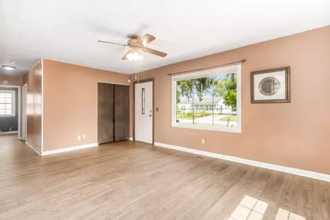 Living - 4595 Annhurst Rd, Columbus, OH 43228 photo 5 of 6