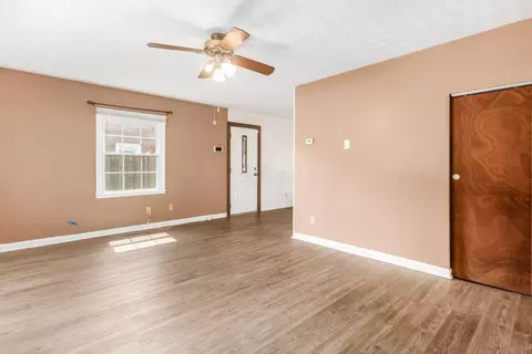 Living - 4595 Annhurst Rd, Columbus, OH 43228 photo 2 of 6