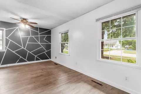 Living - 4595 Annhurst Rd, Columbus, OH 43228 photo 6 of 6