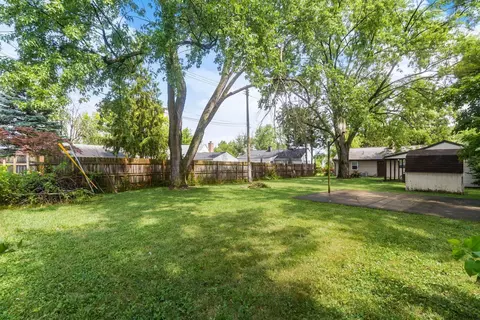 Exterior - 4595 Annhurst Rd, Columbus, OH 43228 photo 10 of 12