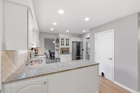 Kitchen - 6966 Tralee Dr, Dublin, OH 43017 photo 3 of 3