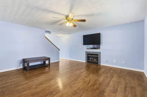 Living - 185 Simon St, Delaware, OH 43015 photo 2 of 3