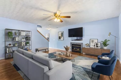 Living - 185 Simon St, Delaware, OH 43015 photo 3 of 3
