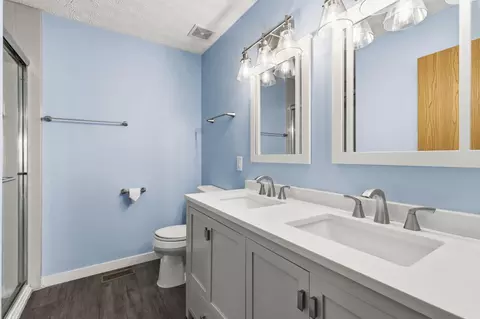Bath - 185 Simon St, Delaware, OH 43015 photo 2 of 3