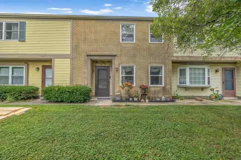 1697 Park Row Dr #Q, Columbus, OH 43235