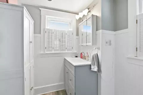 Bath - 535 E Main St, Ashland, OH 44805 photo 1 of 2