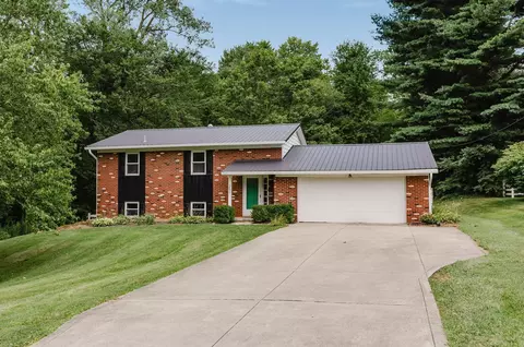 251 Cherokee Trl, Granville, OH 43023