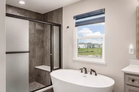 Bath - 3387 Logsdon Loop, Delaware, OH 43015 photo 4 of 5