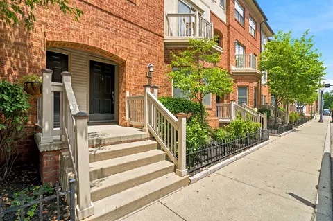 22 W Russell St, Columbus, OH 43215