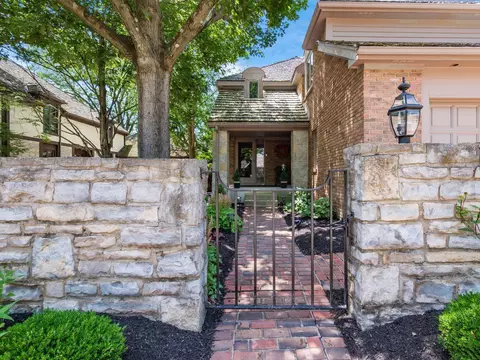 Exterior - 8475 Gullane Ct, Dublin, OH 43017 photo 1 of 26