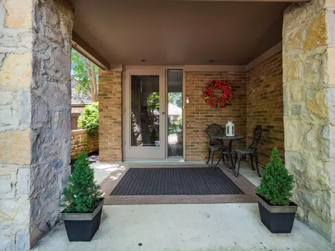 Exterior - 8475 Gullane Ct, Dublin, OH 43017 photo 2 of 26