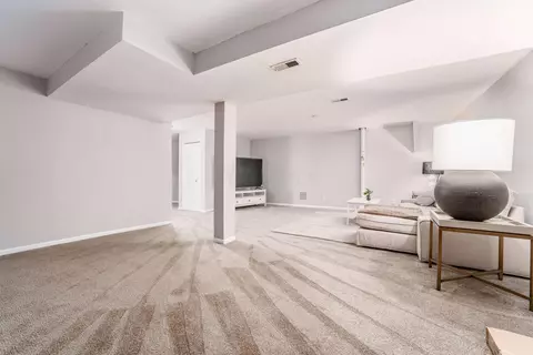 Living - 8475 Gullane Ct, Dublin, OH 43017 photo 6 of 6