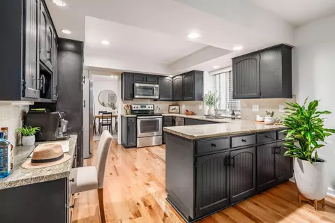 Kitchen - 8475 Gullane Ct, Dublin, OH 43017 photo 1 of 7