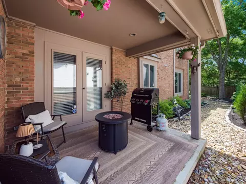 Exterior - 8475 Gullane Ct, Dublin, OH 43017 photo 4 of 26