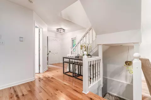 Entry Way - 8475 Gullane Ct, Dublin, OH 43017 photo 3 of 6