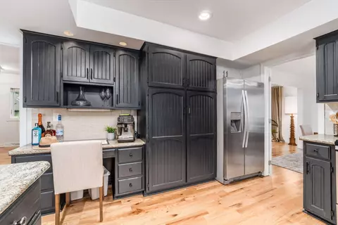 Kitchen - 8475 Gullane Ct, Dublin, OH 43017 photo 7 of 7