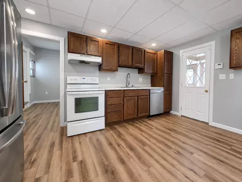Kitchen - 106 Snyder St, Springfield, OH 45504 photo 2 of 4