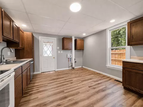 Kitchen - 106 Snyder St, Springfield, OH 45504 photo 3 of 4
