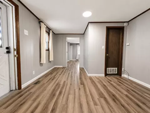 Entry Way - 106 Snyder St, Springfield, OH 45504 photo 2 of 2