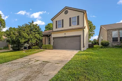 Exterior - 7632 Plainfield Dr, Pickerington, OH 43147 photo 8 of 9