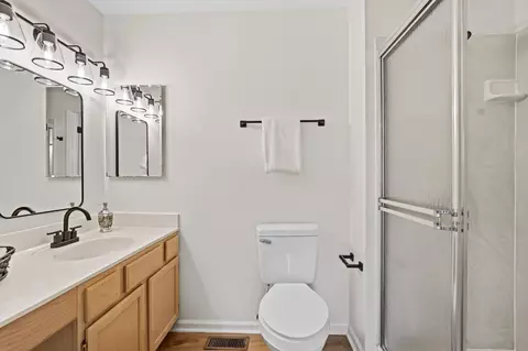 Bath - 7632 Plainfield Dr, Pickerington, OH 43147 photo 3 of 4